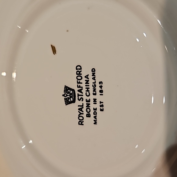 Vintage Royal Stafford tea cup and sauce - Picture 5 of 6